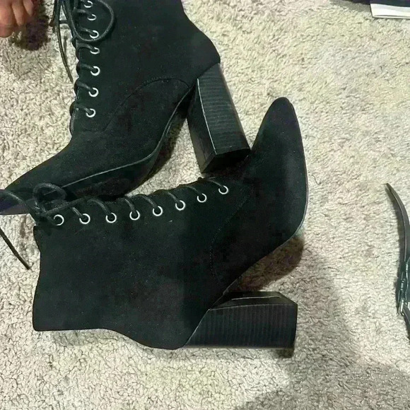 Super cute boots - Picture 2 of 4